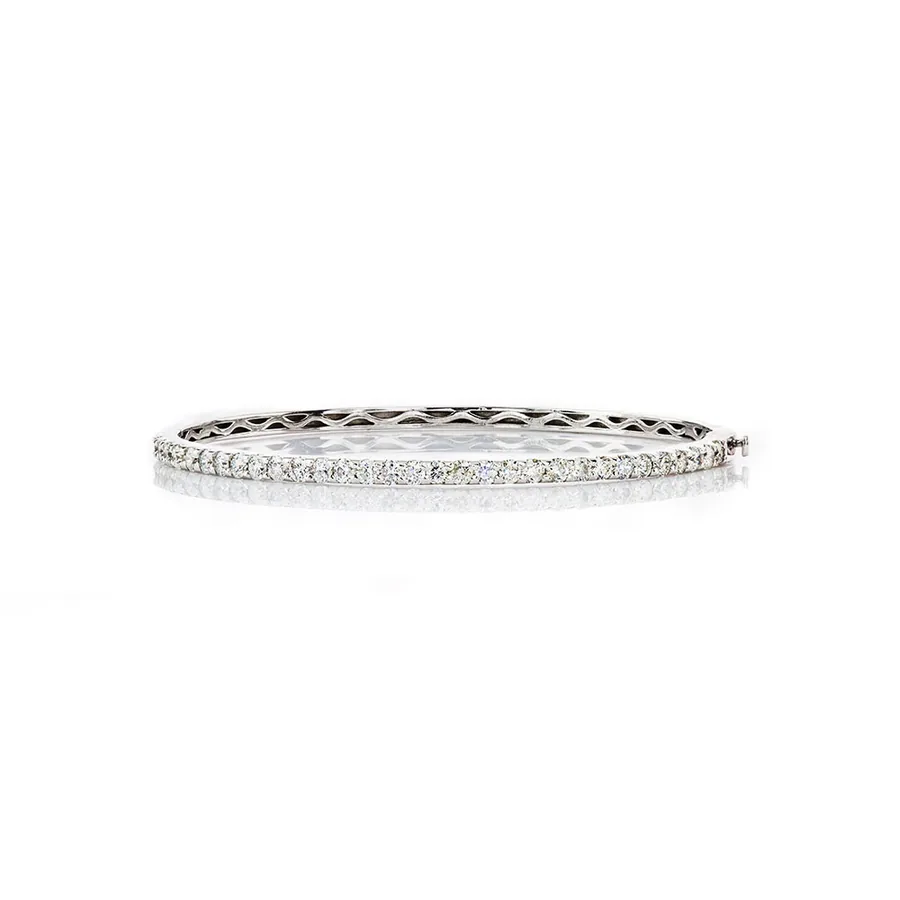 Diamond bangle, white gold